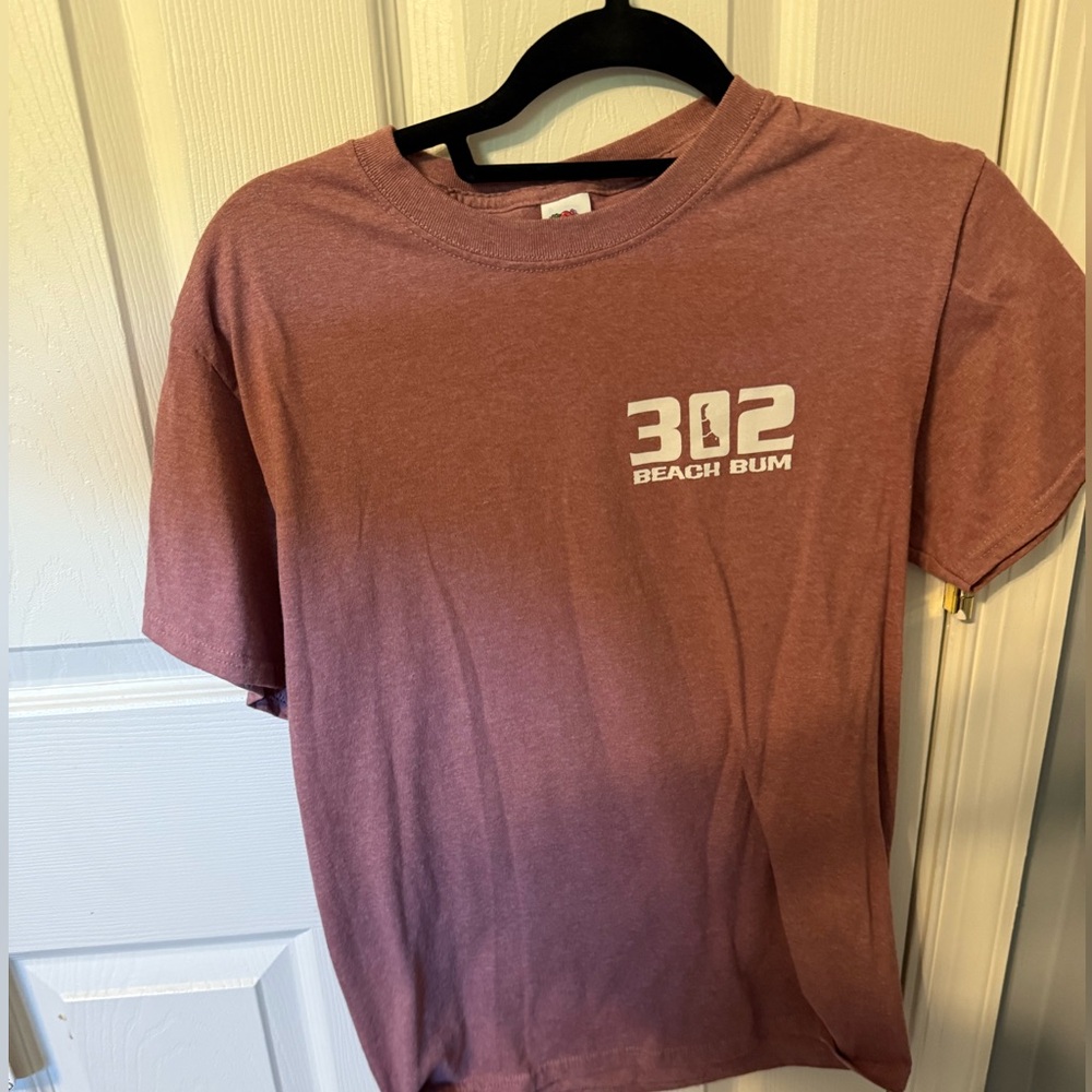 302 Beach Bum T-Shirt in Maroon